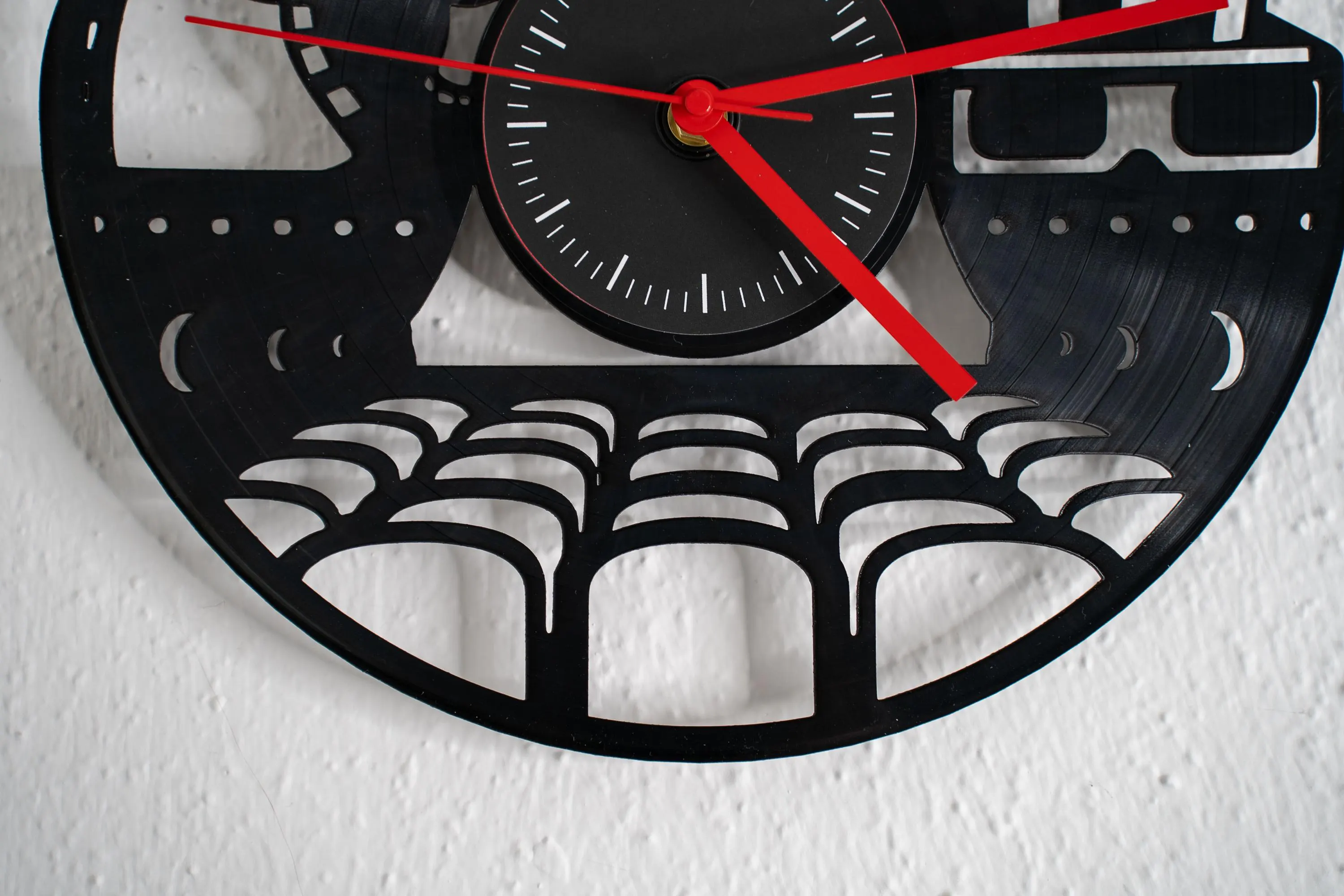 Wanduhr aus echter Schallplatte – Retro Design - Kino - Cinema – Vinyl Uhr - Image 6