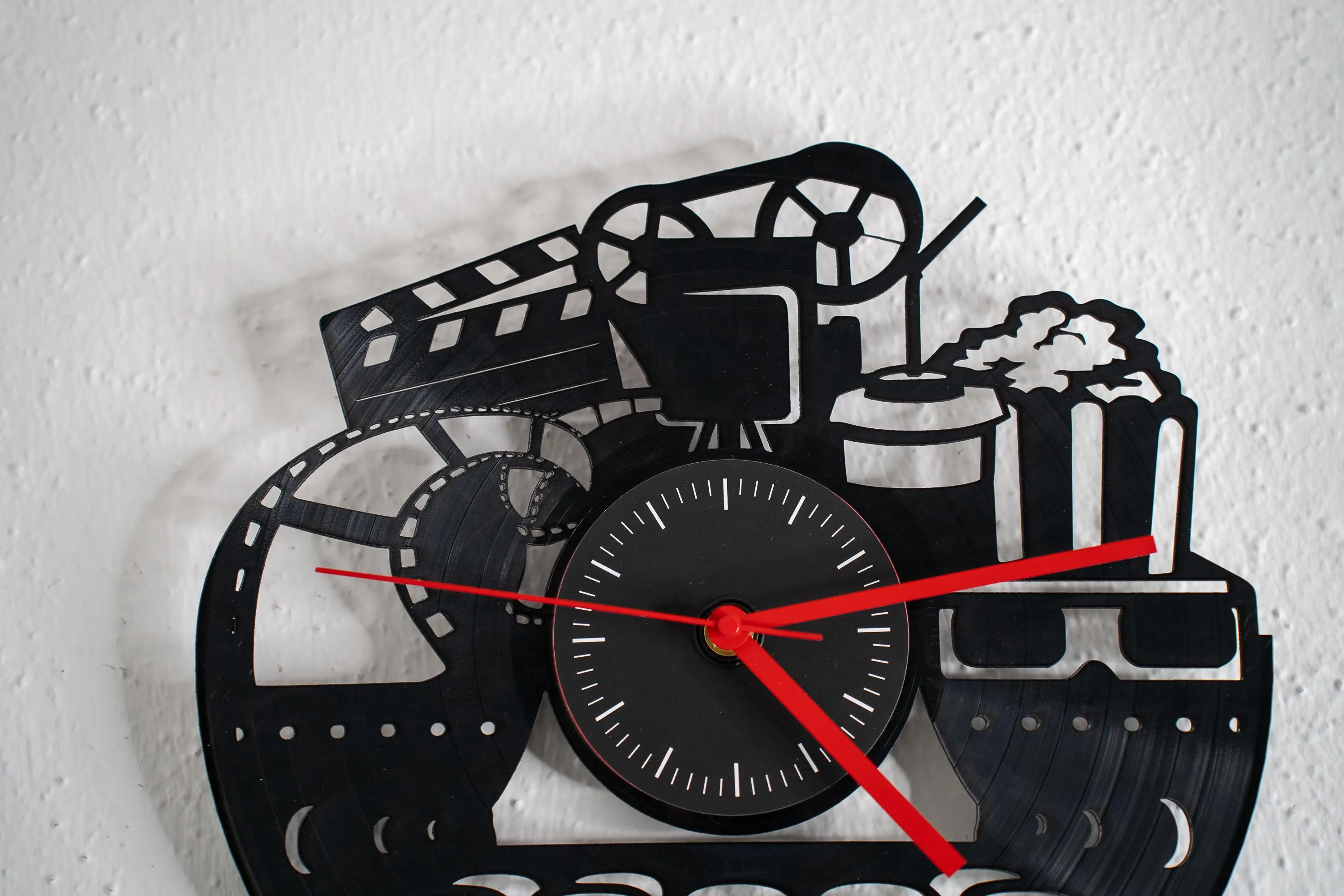 Wanduhr aus echter Schallplatte – Retro Design - Kino - Cinema – Vinyl Uhr - Image 7
